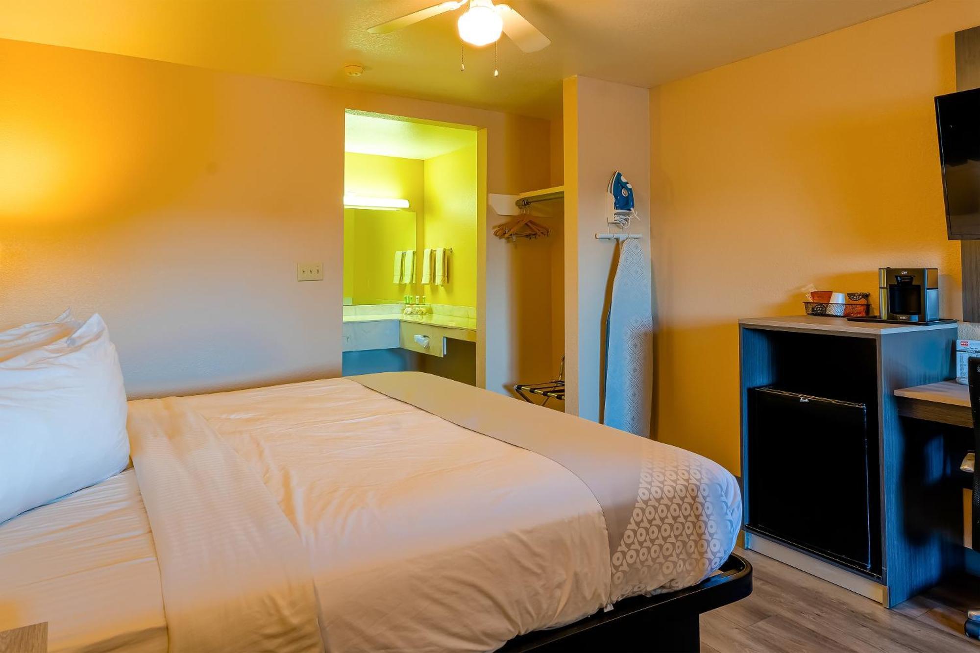 Oyo Hotel Yoakum West Extérieur photo