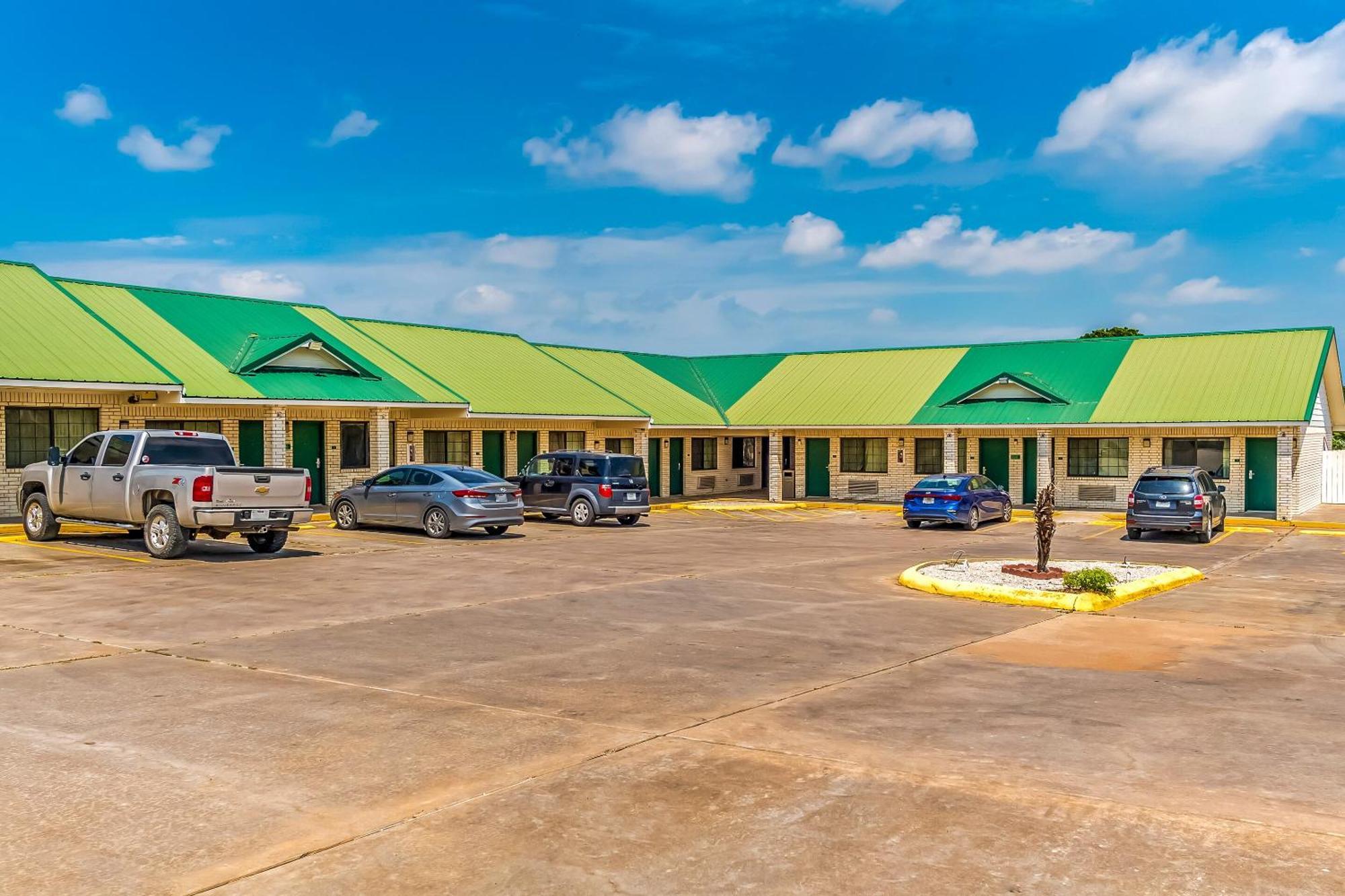 Oyo Hotel Yoakum West Extérieur photo