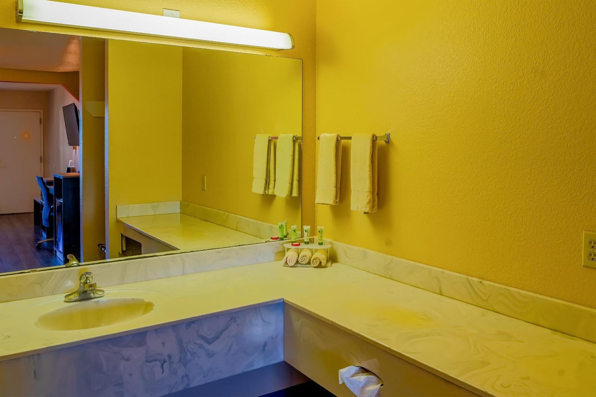 Oyo Hotel Yoakum West Extérieur photo