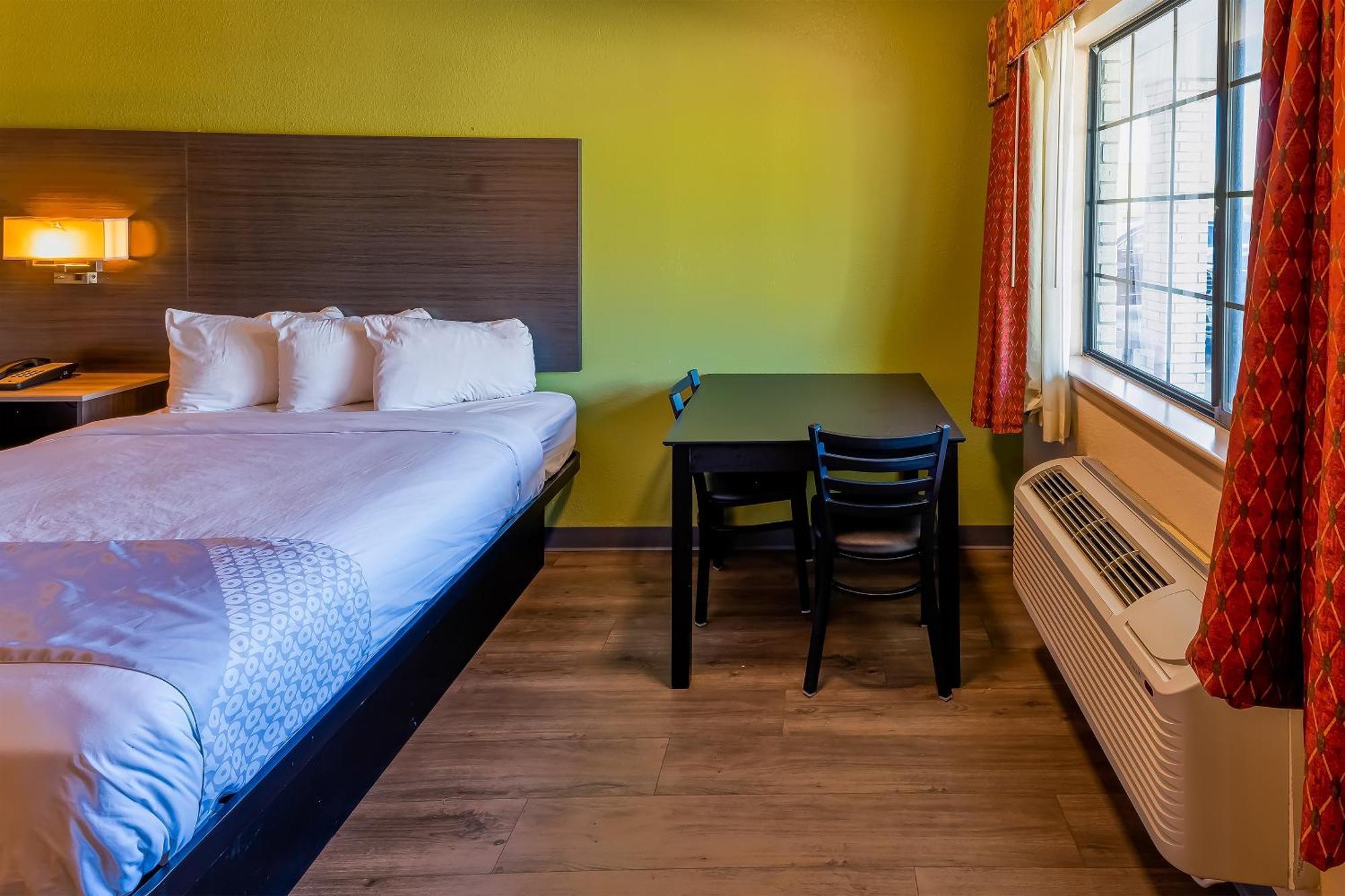 Oyo Hotel Yoakum West Extérieur photo